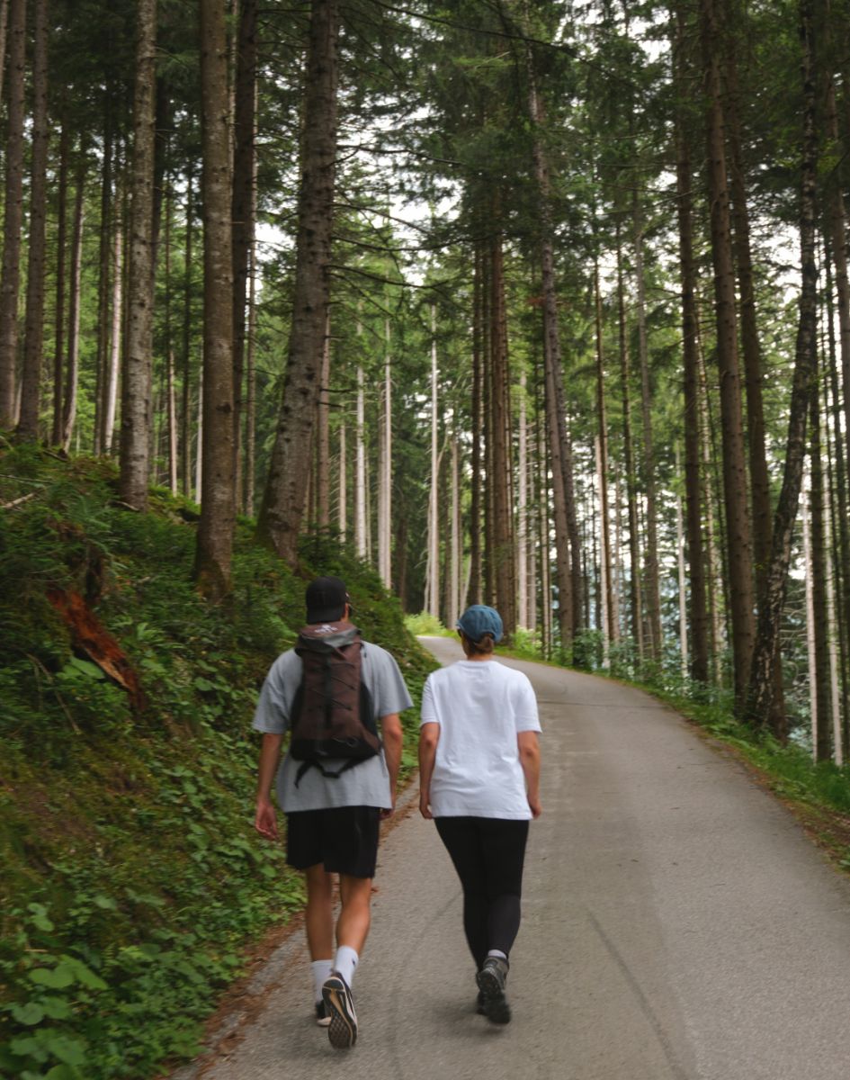 Paar beim Wandern