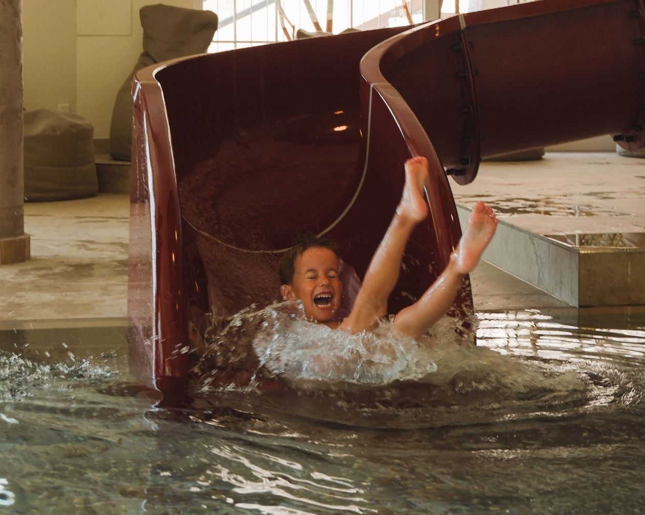 Familien-Indoorpool-Rutsche
