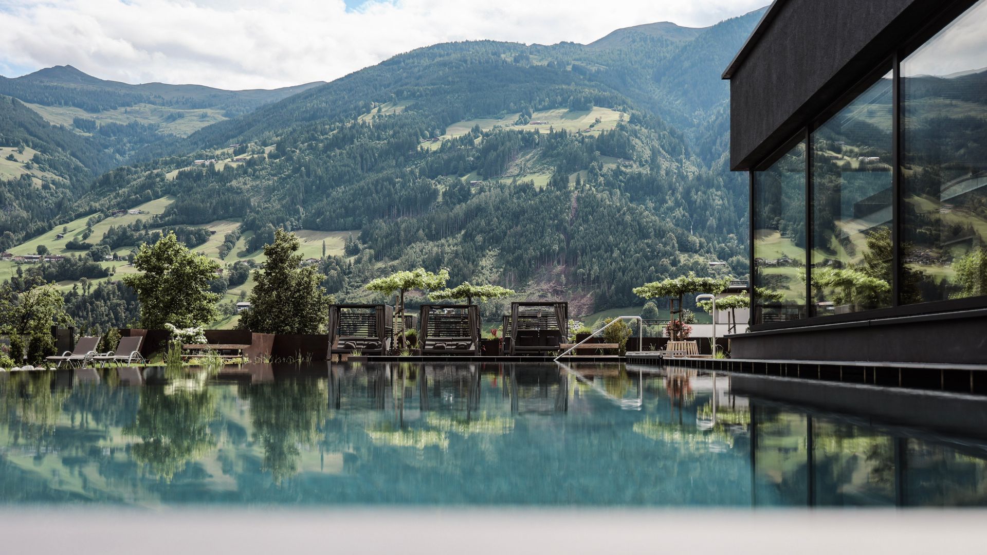 Hotel mit Outdoorpool im Zillertal