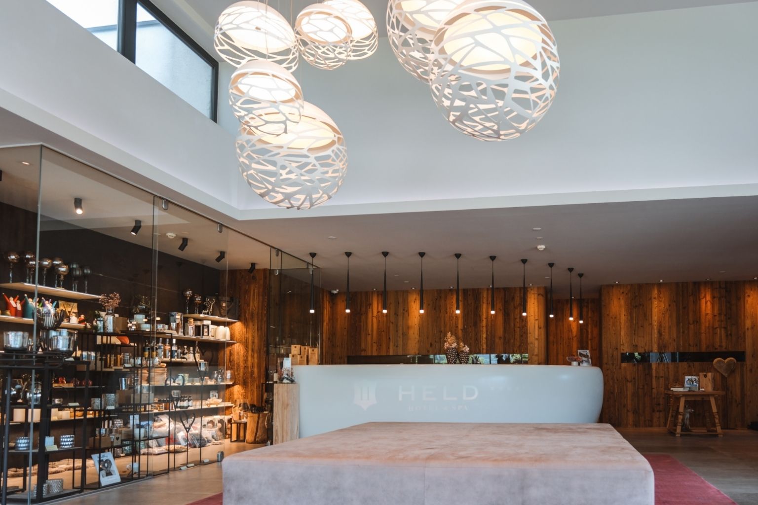 Rezeption im Hotel Held
