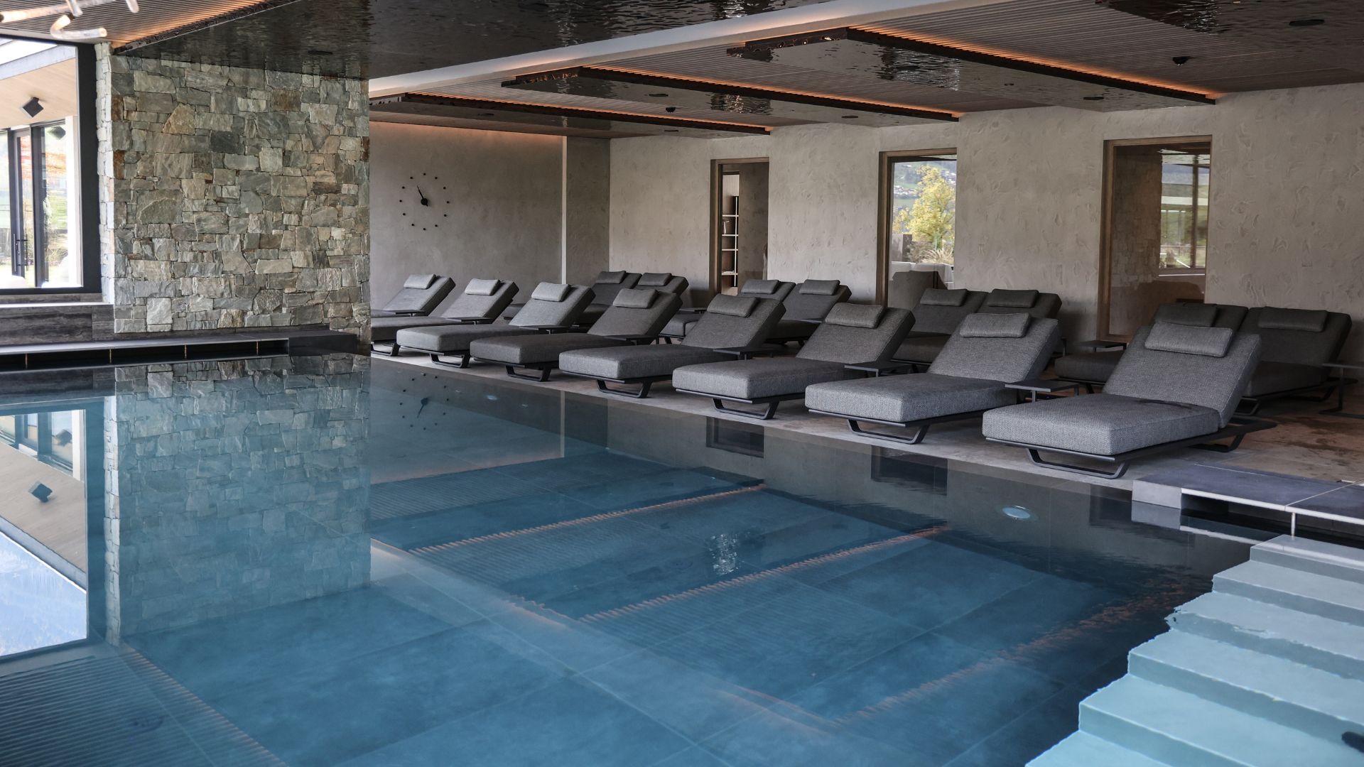 Indoorpool im Hotel Held Zillertal