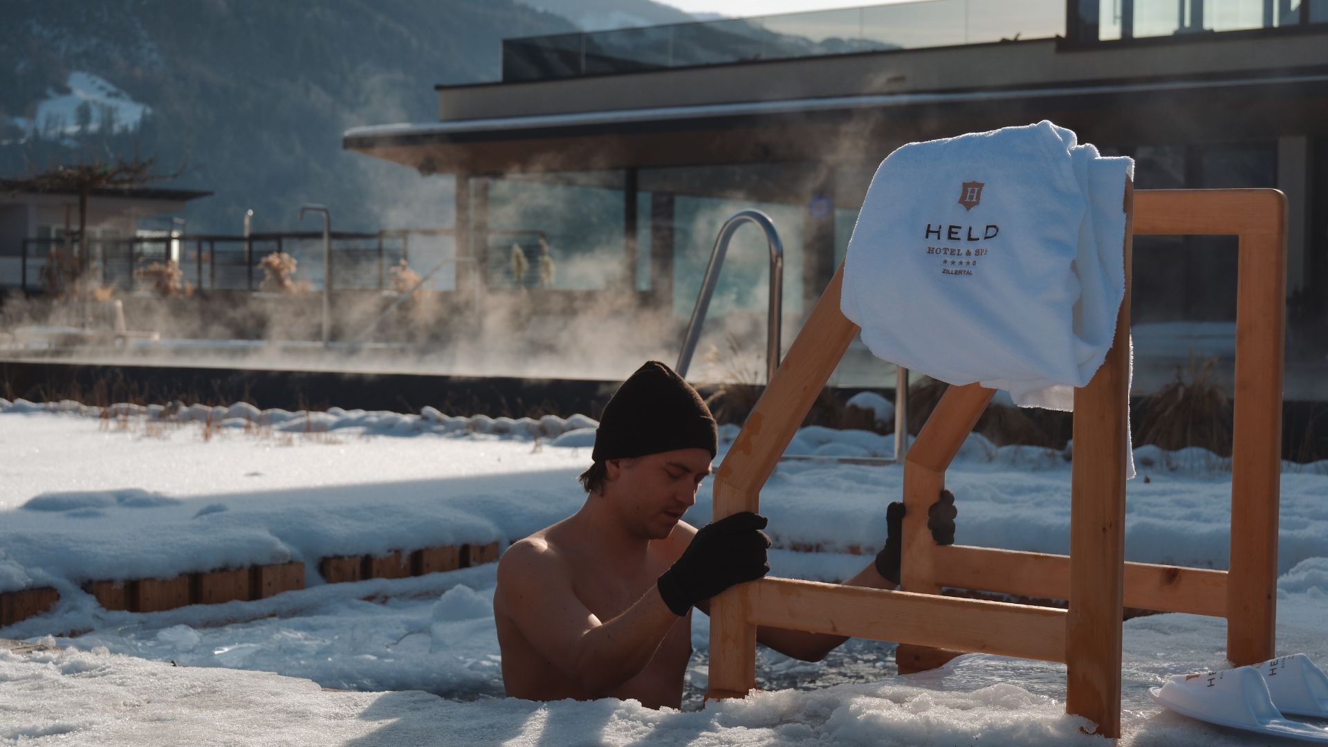Eisbaden im Hotel Held im Zillertal